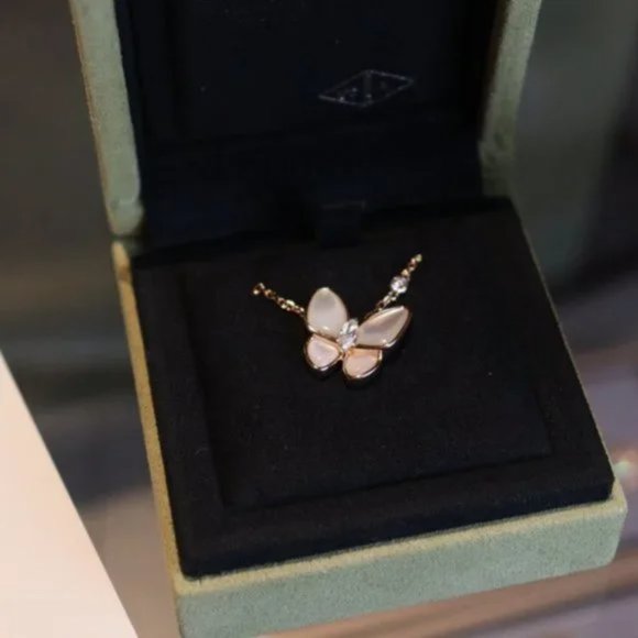 Excellent Used Condition VCA Necklace - Picture 6 of 6